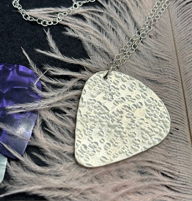 Plectra Rings Teddy Picker Plectrum – Hammered Finish – The Indie Girl
